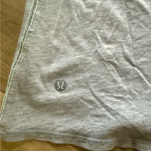 🍋 Lululemon Tank “Devoted to the Moment” - Picture 4 of 8